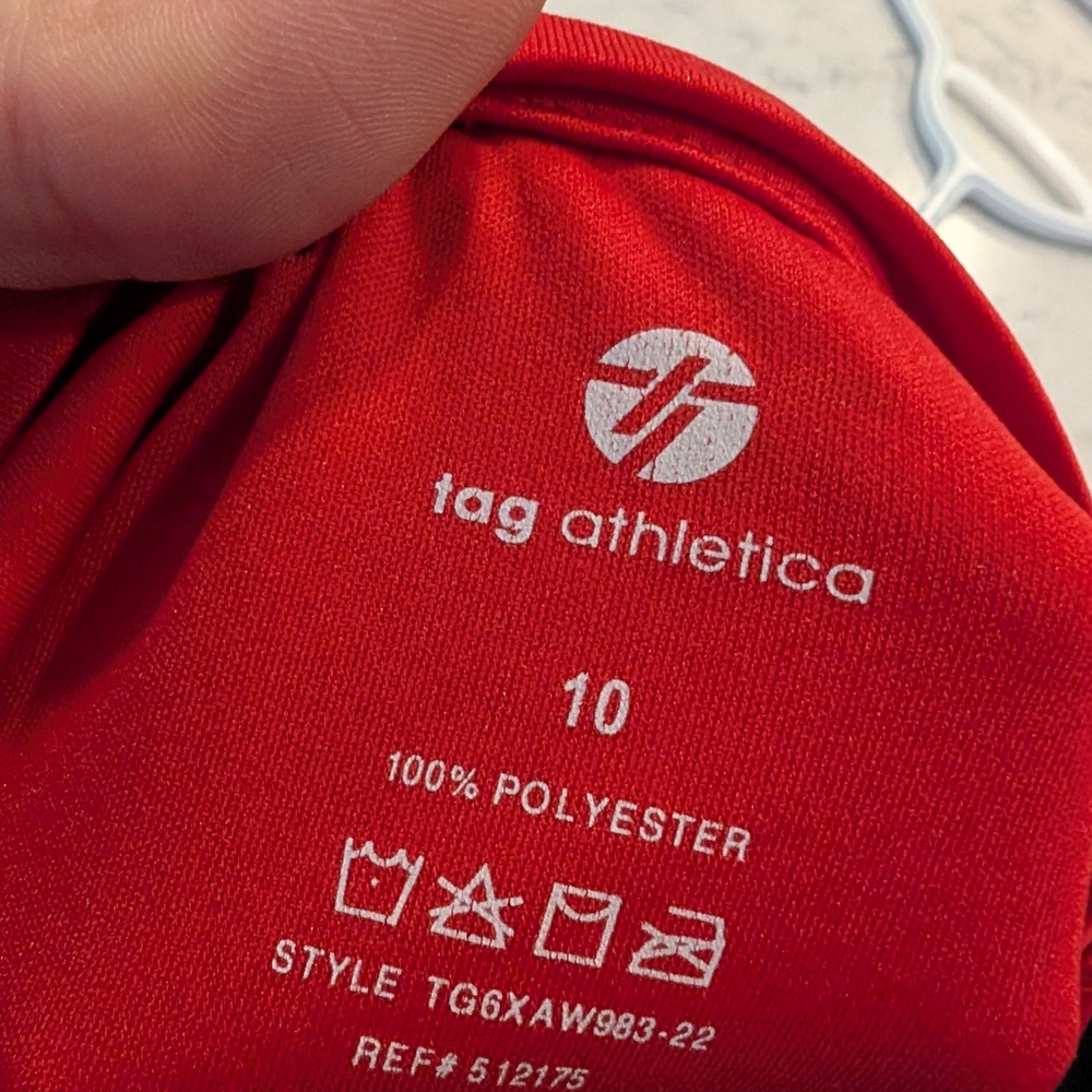TAG Sleeveless Top - Picture 2 of 3